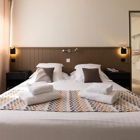Logis Reve De Sable Готель