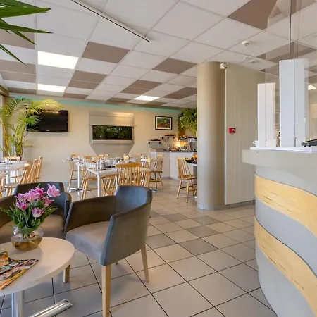 Готель Logis Reve De Sable 3*
