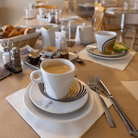 Logis Reve De Sable Hotel