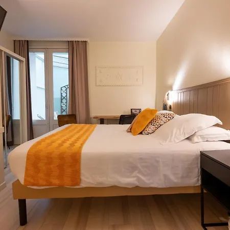 فندق Logis Reve De Sable 3*