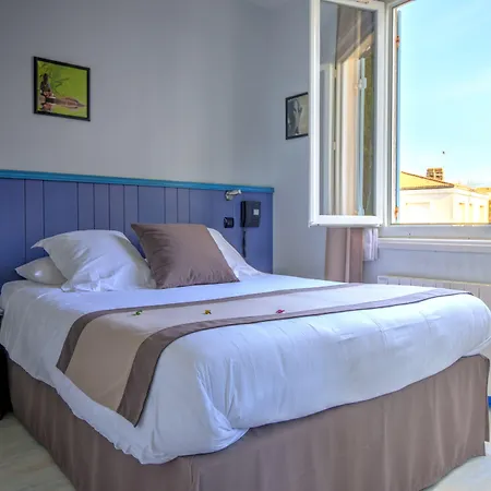 فندق Logis Reve De Sable 3*